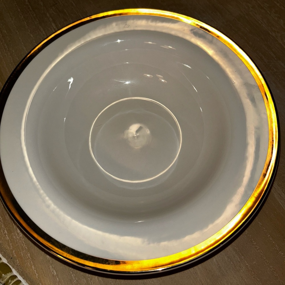 Pier 1 GOLD BAND 8.5" Porcelain Rimmed  Soup / Salad Bowl. Retired